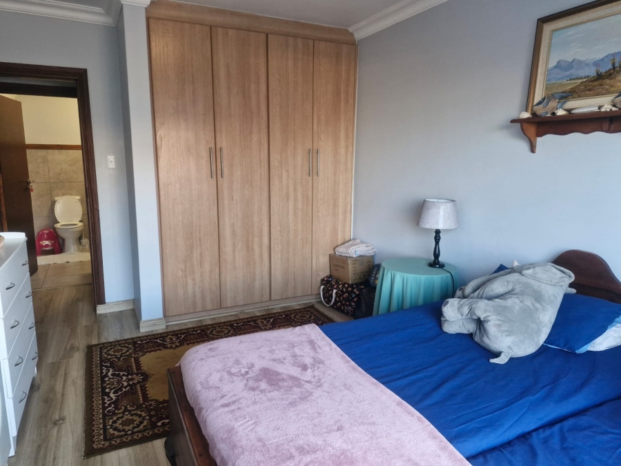 To Let 2 Bedroom Property for Rent in Outeniqua Strand Western Cape